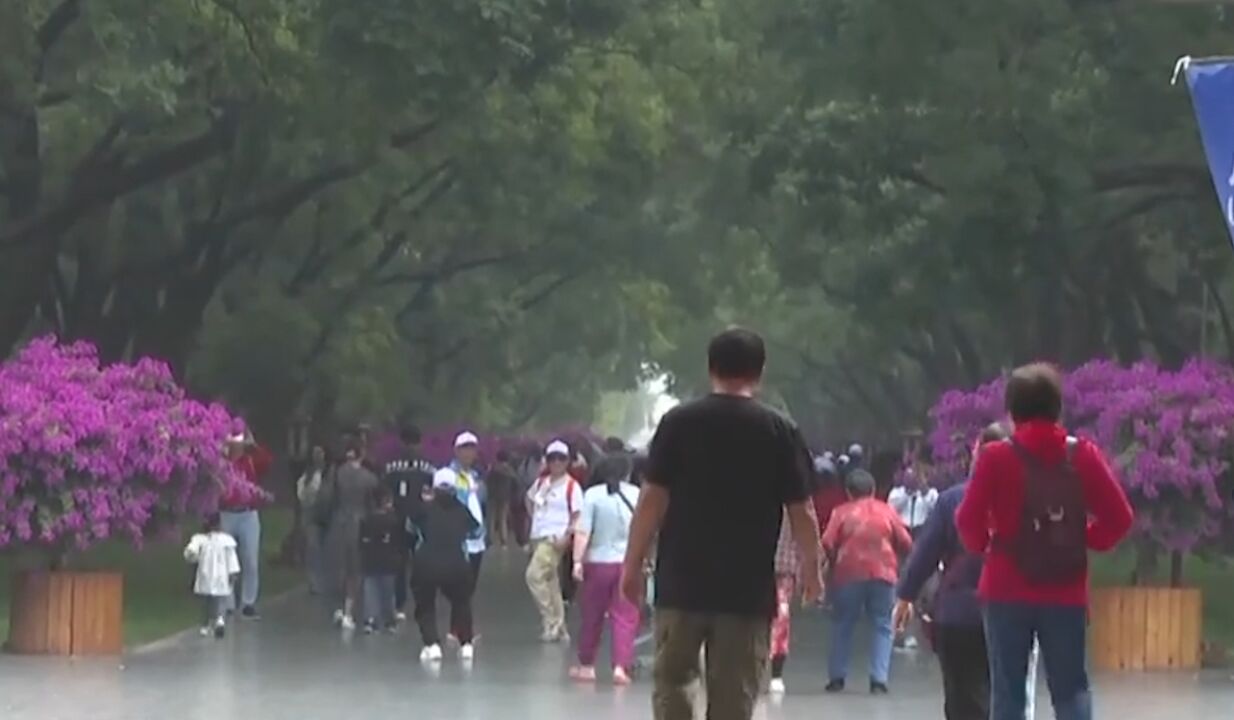 双节将至ⷮŠ旅游市场正升温,迎接“大客流”提升服务安全保障