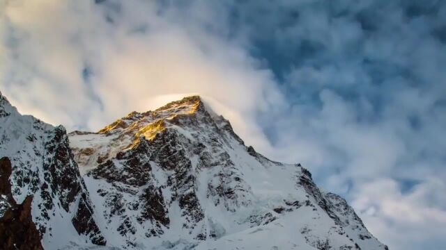 去攀登更高的山峰,去寻找更美的风景