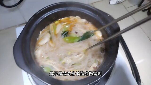 揭秘部分商家过桥米线高科技做法#食品安全#传递正能量#揭秘