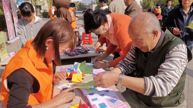 重阳节 爱心满园匠心便民服务走进胜利社区