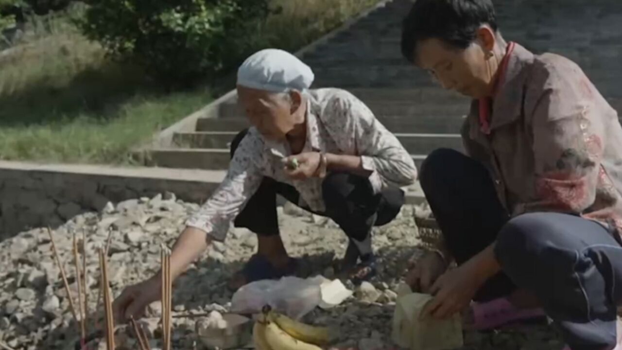 雷打塘村水域宽广,由姑娘塘嫂塘狗塘组成,村中至今还存在祭塘的民俗