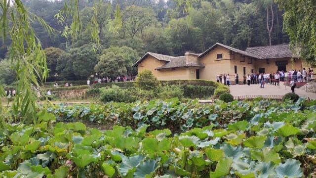 秋高气爽旅游正当时请大家欣赏湖南韶山毛主席故居风光