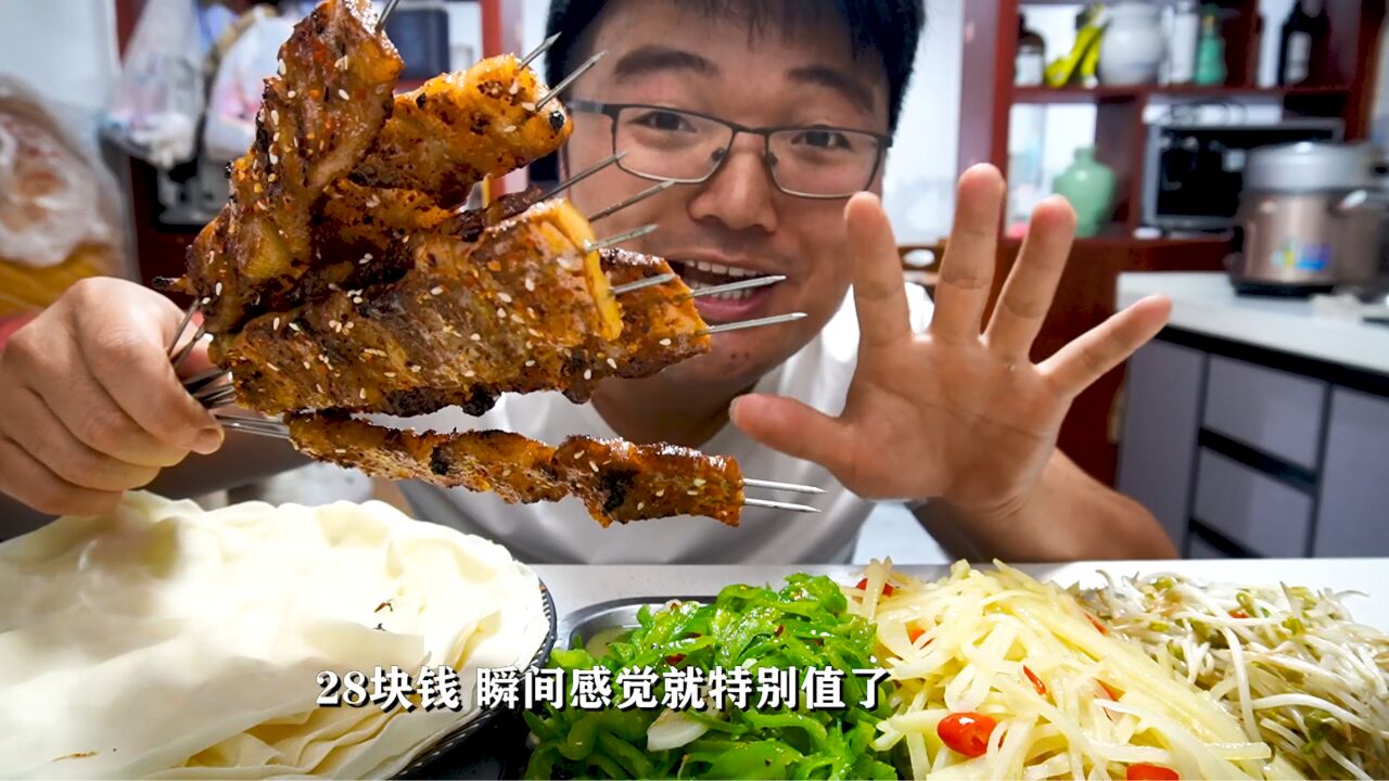 适合音乐节的美食,烤肉主食炒菜三合一,阜阳美食让你吃了还想吃