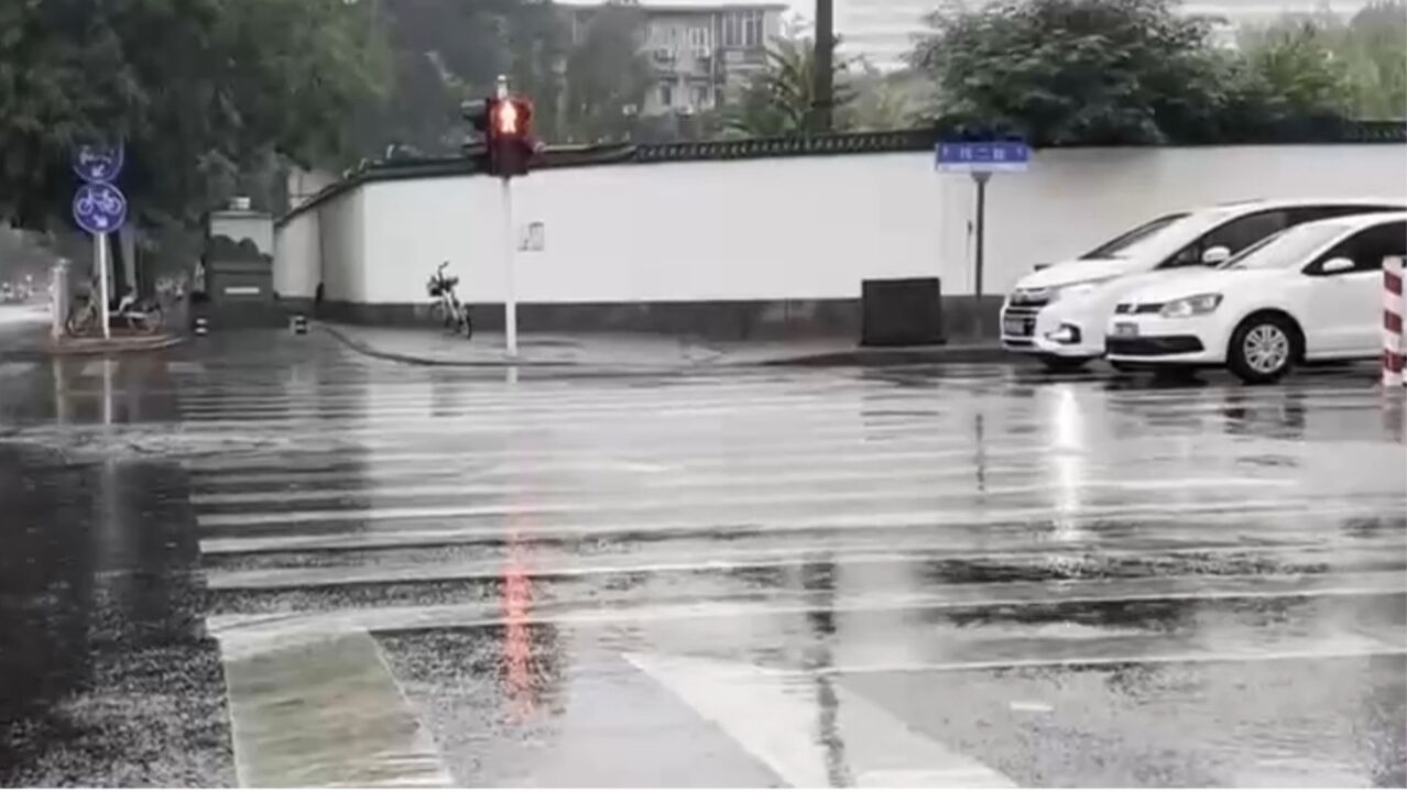 河南发布暴雨黄色预警,局地有特大暴雨