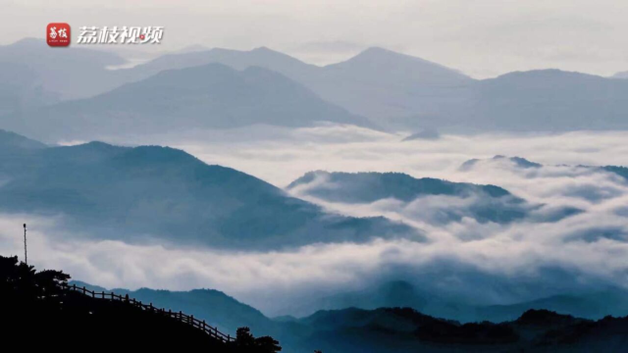 巍峨峰顶耸云霄!九华山云雾笼罩如诗如画