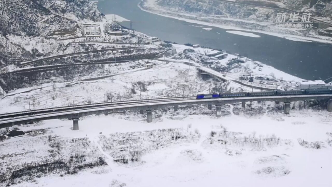 春雪初降 水墨晋陕大峡谷