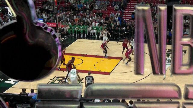 NBA常规赛：凯尔特人vs热火第2节英文解说回放