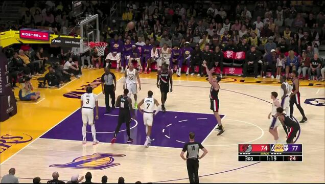 NBA常规赛：开拓者vs湖人第3节 英文解说回放
