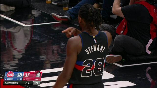 活塞vs开拓者第2节英文原声回放