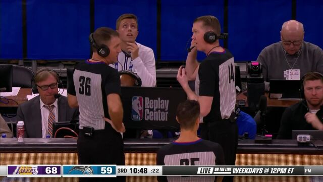 NBA常规赛：湖人vs魔术第3节英文原声回放