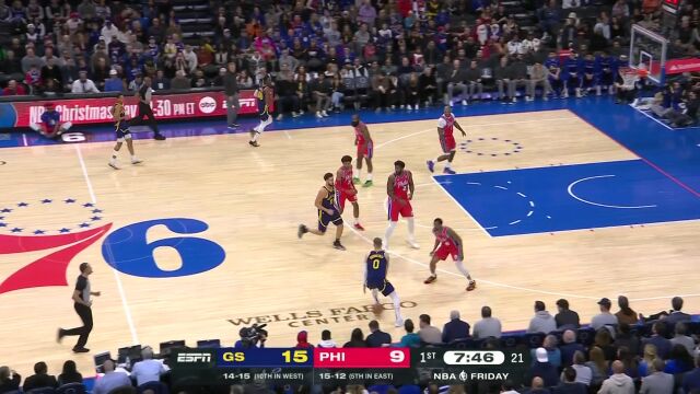 我的眼睛就是尺！库里看迪文琴佐出手弧度提前起立庆祝