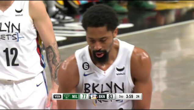 NBA常规赛：雄鹿vs篮网第3节英文原声回放