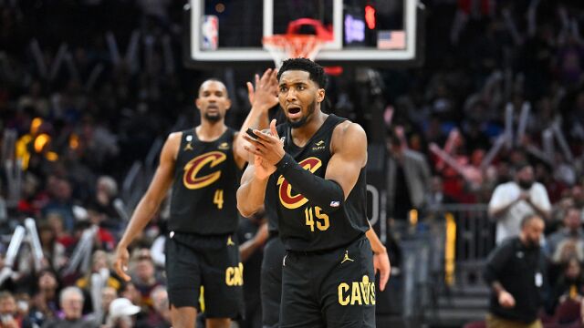 米切尔vs费城集锦 19中9拿下21分6篮板难阻球队失利