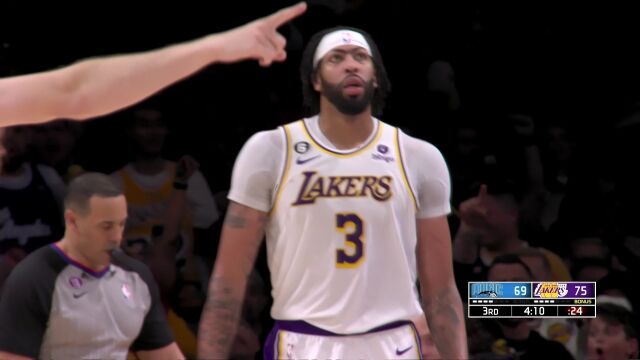 乱世出英雄！布朗不看人疾传助攻浓眉凌空战斧劈扣