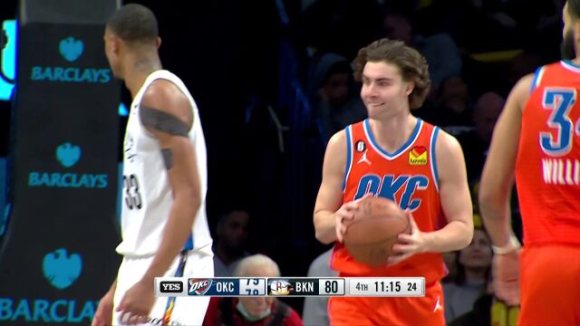 我就是你们的惩罚！篮网连续丢前场篮板 吉迪连续跟进放篮得手