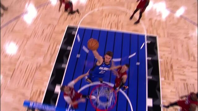 飞身进场气势如虹 瓦格纳碾压突破暴力劈扣