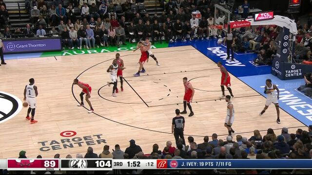 NBA常规赛：公牛vs森林狼第3节英文原声回放