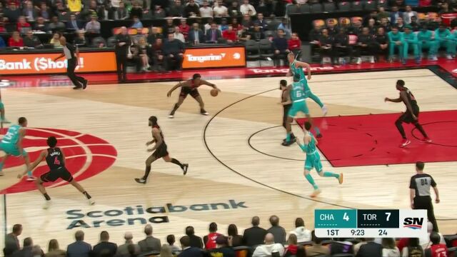 破阵摧坚势不可挡 阿奴诺比直冲篮下上篮得手