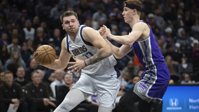 东契奇vs国王集锦 全场27+9+5战斧劈扣技惊四座