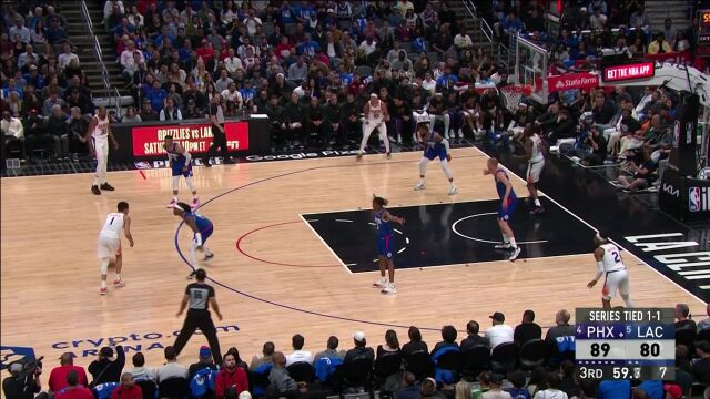 该出手时就出手 布克里突外投连拿五分扛起进攻大旗