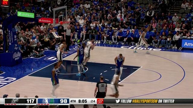 蝴蝶穿花行云流水 巴洛行进间拉杆上篮一气呵成