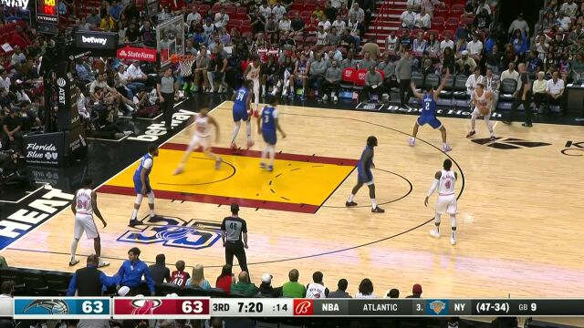 水阀一开势不可挡 邓肯-罗宾逊接球就投三分一箭穿心