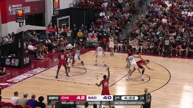 爱德华兹送上麻辣火锅 科曼奇顺势反击轻取两分