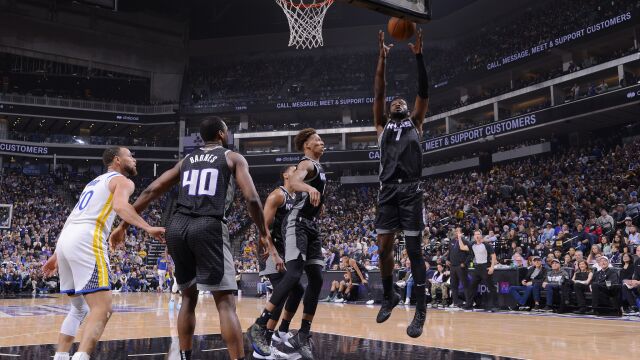 梅图vs勇士集锦 全场8投5中砍下15+8状态可圈可点