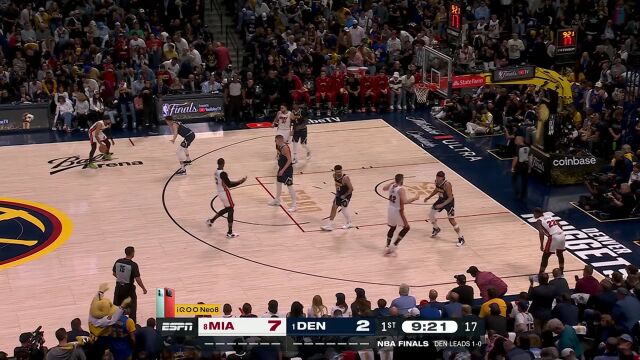 奇兵默契连线！文森特潇洒传球底线斯特鲁斯果断出手三分应声入网