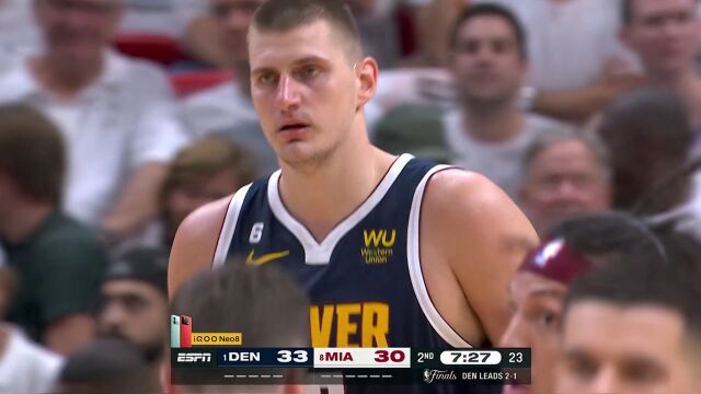 艺高人胆大！约基奇闲庭信步超远三分稳稳飙中