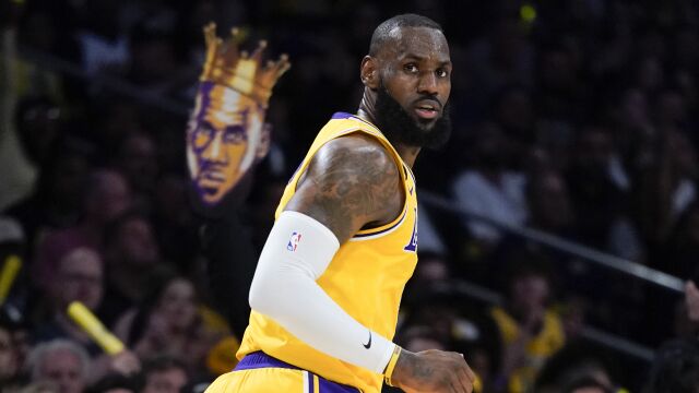 詹姆斯vs灰熊集锦 22分率队取胜奉献潇洒背扣