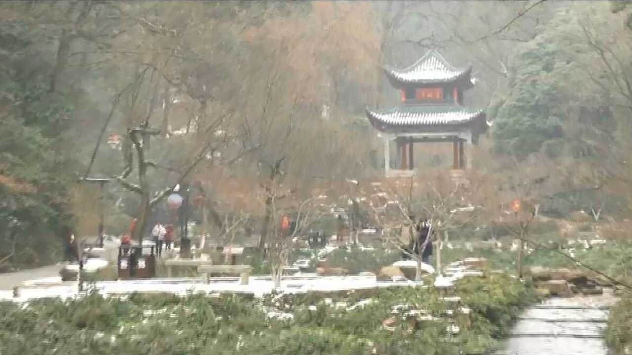 岳麓山、橘子洲景区今起恢复开园,小路湿滑需谨慎慢行