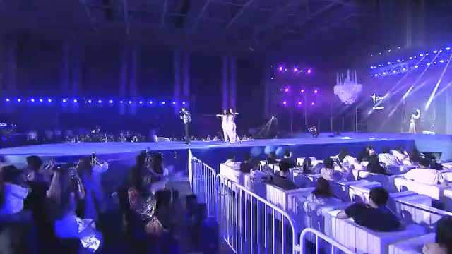 冯绍峰演唱周杰伦歌曲《不该》