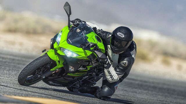 售价49800元,川崎Ninja400正式上市,保留家族运动风格