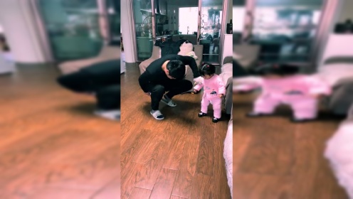 【腾讯视频】 女儿总是站着尿，就让爸爸来教你怎么嘘嘘