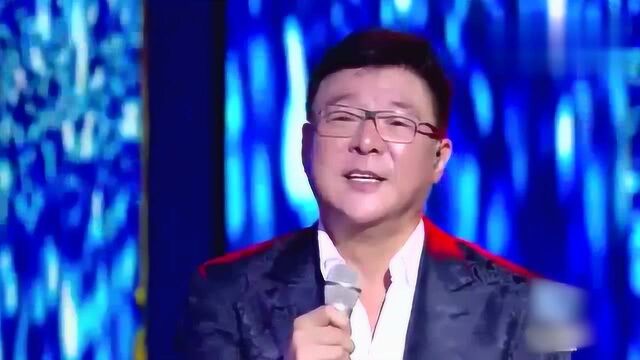 经典!姜育恒演唱成名曲《跟往事干杯》 太伤感催泪!