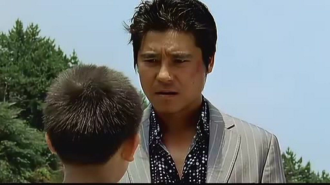 一番街的奇迹：一家人正吃着饭，突然房子被弄个大洞