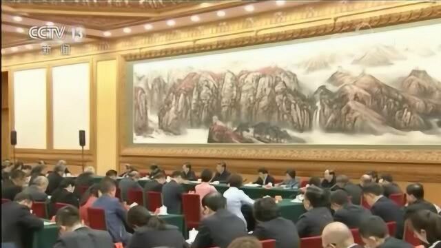 习近平主持召开学校思想政治理论课教师座谈会