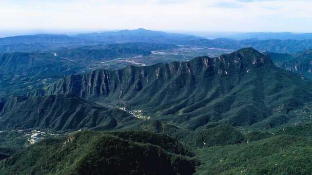 八仙山,是世界最长寿的山,奇峰、怪石、幽谷来翻动这部大地史书