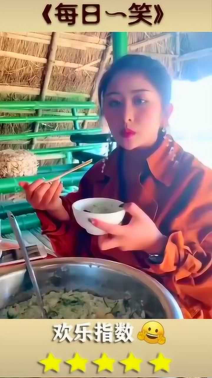 缅甸美女吃饭看到桌子上的伙食我瞬间都饿了