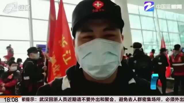 两位宝贝用手中的笔画出驰援湖北的爸爸形象 如今一家人终于团聚了