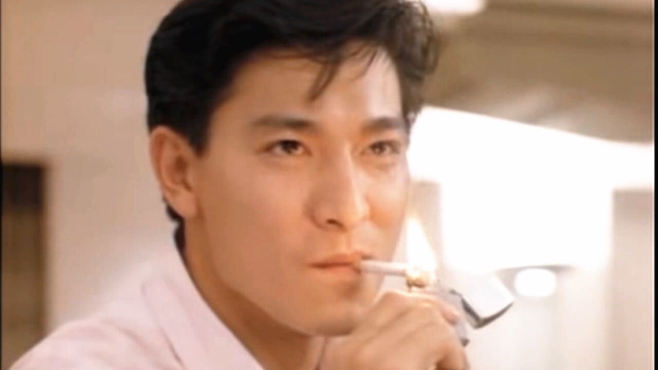大佬们花式点烟名场面刘德华任达华李连杰谁的点烟姿势更潇洒