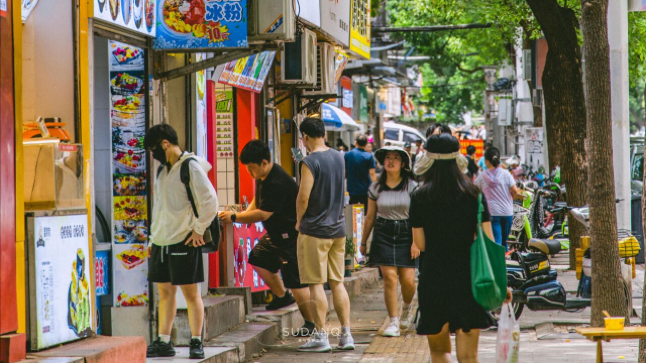 武汉粮道街:哪一家小吃店才是你心中的“粮道街天花板”?