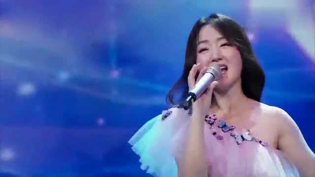 杨钰莹挑战王菲,演唱金曲《传奇》,一点都不输原唱