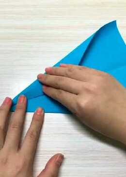 纸飞机大赛第一名 叠着很简单 - 腾讯视频