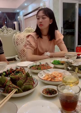 女儿的男朋友大她4岁，生意做得很大，人也挺老实，说愿意拿40万彩礼！ - 腾讯视频