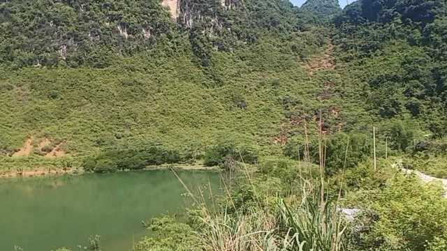 山里小池塘,石山美景