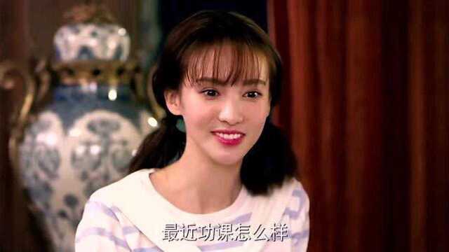 艾丽莎变身乖乖女,同样拥有一位可以让她买买买的爸爸!