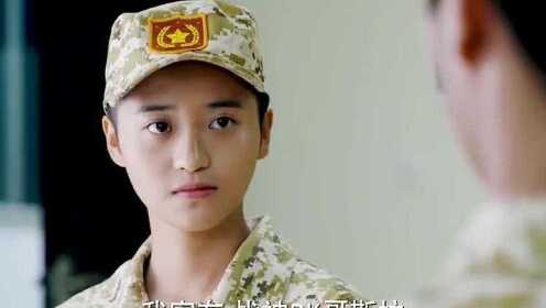 校园军训结束退役女大兵难舍军营生活落泪