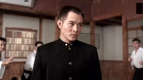 精武英雄:霍元甲被日本道场打死,陈真气炸,一人挑战了整个道场